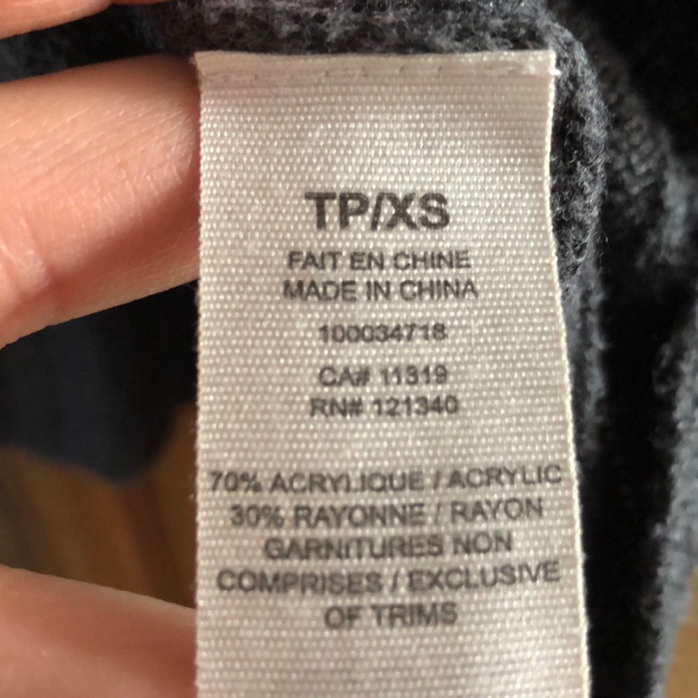 Garage Clothing Grey Sweater - Picture 3 of 3